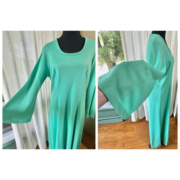 Vintage 70s dress, aqua/mint, Mod maxi gown with bell sleeves, scoop neck - Picture 3 of 10
